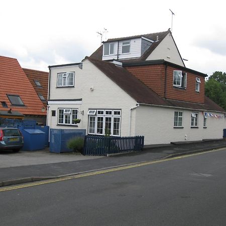 Penryn Guest House, Ensuite Rooms, Free Parking And Free Wifi Stratford-upon-Avon Eksteriør billede