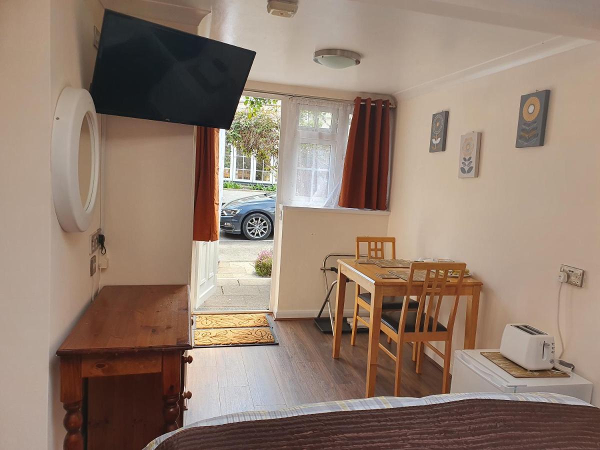 Penryn Guest House, Ensuite Rooms, Free Parking And Free Wifi Stratford-upon-Avon Eksteriør billede