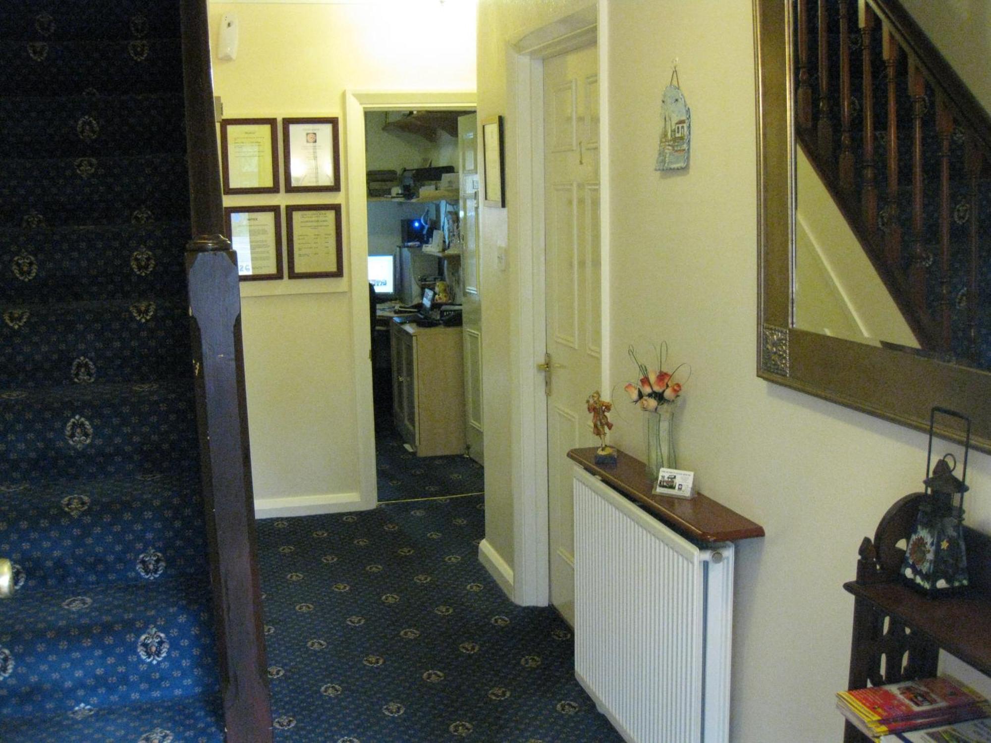 Penryn Guest House, Ensuite Rooms, Free Parking And Free Wifi Stratford-upon-Avon Eksteriør billede