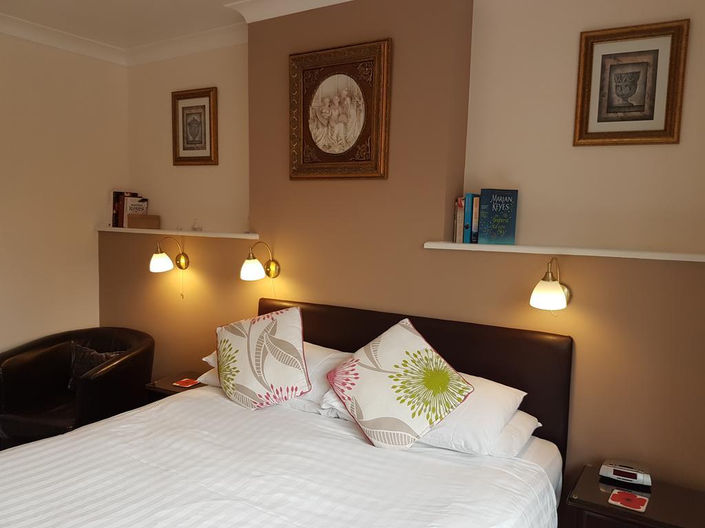 Penryn Guest House, Ensuite Rooms, Free Parking And Free Wifi Stratford-upon-Avon Eksteriør billede