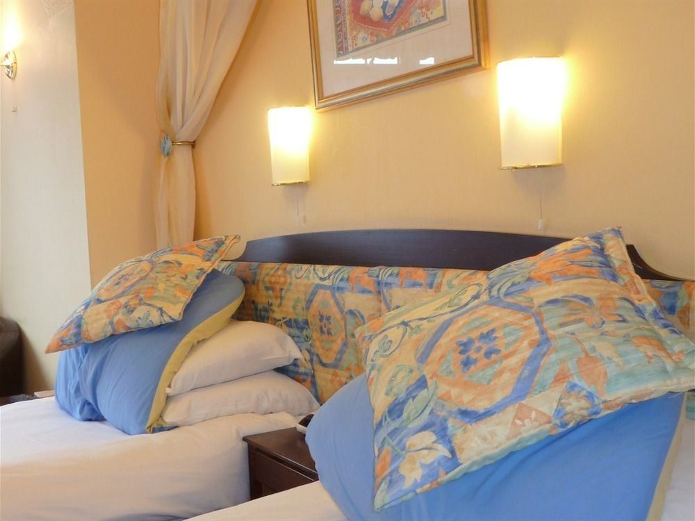 Penryn Guest House, Ensuite Rooms, Free Parking And Free Wifi Stratford-upon-Avon Eksteriør billede