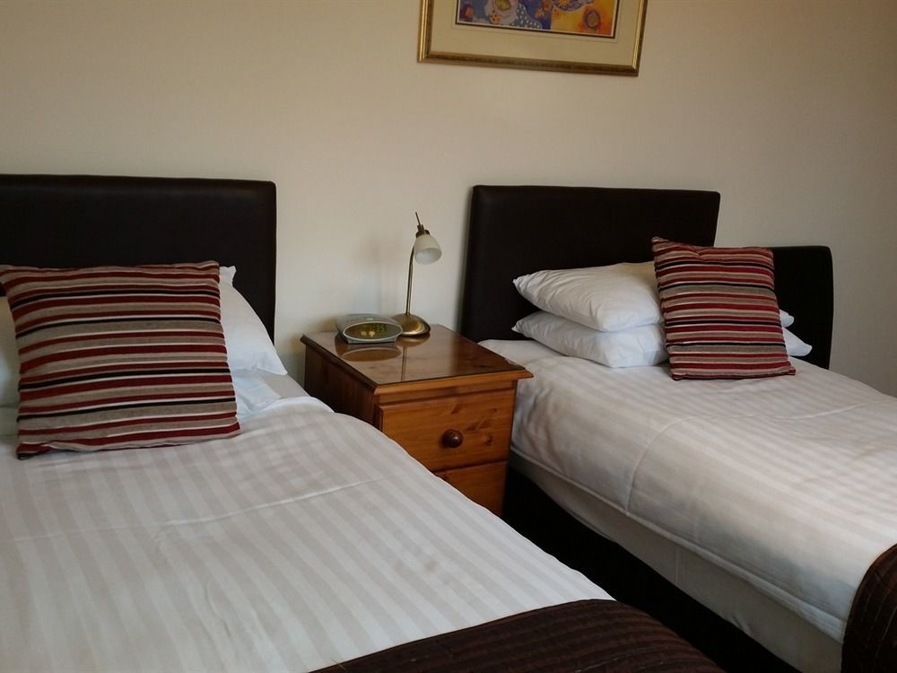 Penryn Guest House, Ensuite Rooms, Free Parking And Free Wifi Stratford-upon-Avon Eksteriør billede