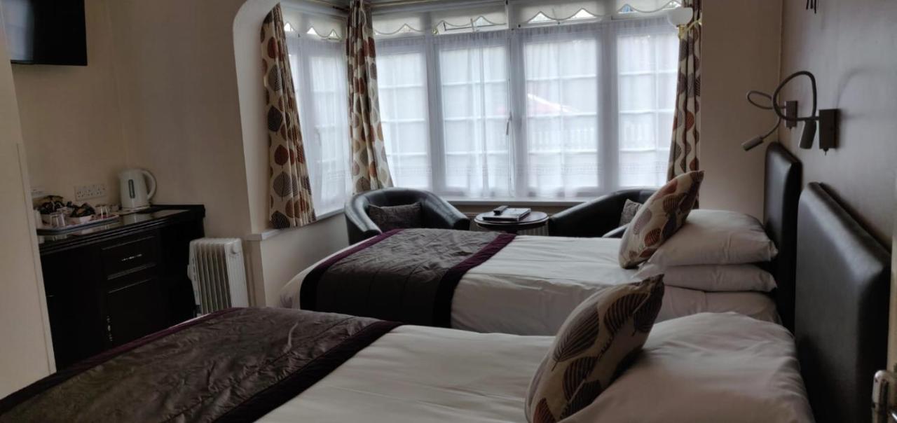 Penryn Guest House, Ensuite Rooms, Free Parking And Free Wifi Stratford-upon-Avon Eksteriør billede